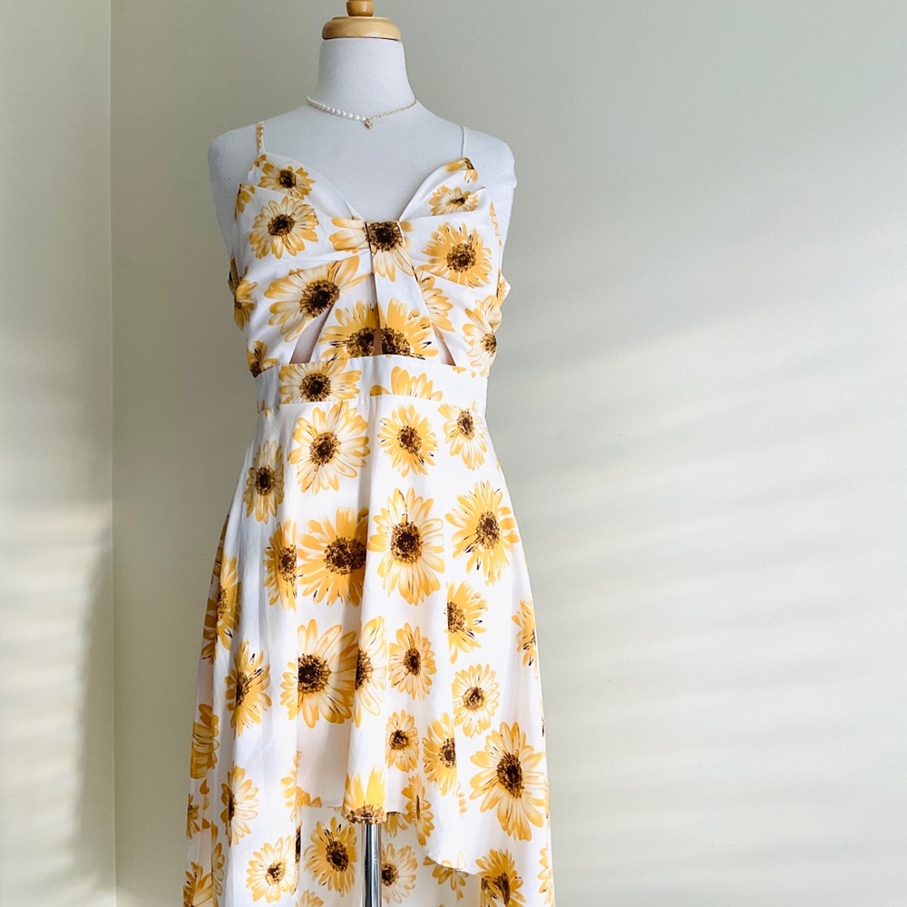 Sunflower-Print High-Low Summer Dress in White & Yellow